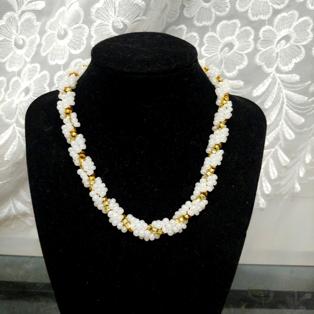Spiral rope necklace
